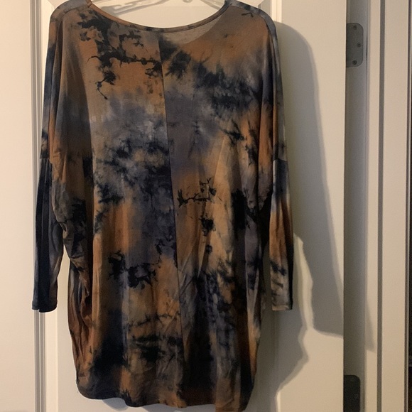 Tie Dye Flowy Shirt - Picture 2 of 4